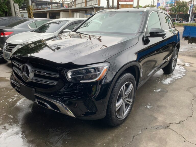 LINE ALBUM 21 BENZ GLC300 5509 miles 315655 220817 24