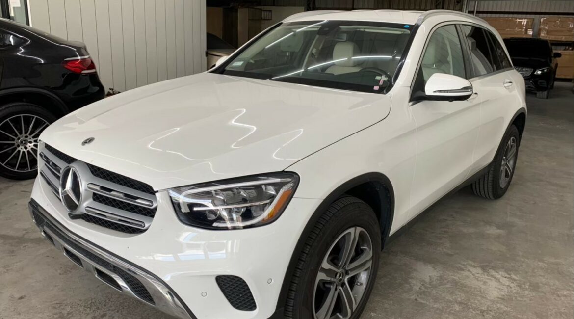 LINE ALBUM 21‘ GLC 300 7791miles 309811 220817 23