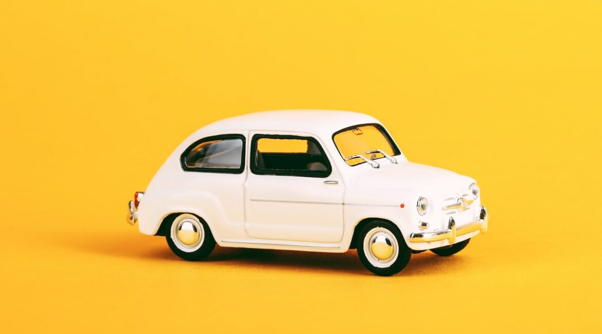 white volkswagen beetle coupe scale model