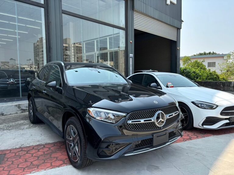摩艾國際:現車近百台、價格最優惠、服務最周到! 18 LINE ALBUM 2023 GLC300 AMG 4MATIC 107miles 37525 240522 19