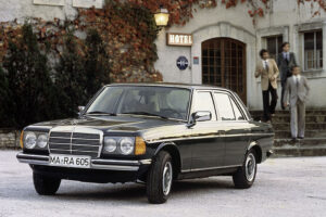 汽車產業的百年變革:從蒸汽時代到智慧出行 3 fE12JUAHxLc17C0